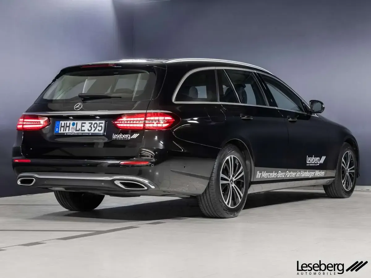 Gebraucht Mercedes E220 Avantgarde 200 PS (147 kW) 2023 Obsidianschwarz Kombi