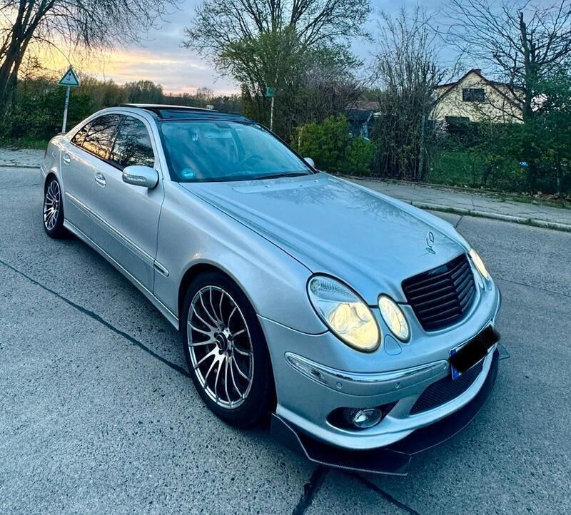 Silber Gebraucht 2003 Mercedes E55 AMG AMG Limousine | 6.500 € - Bild 1/4