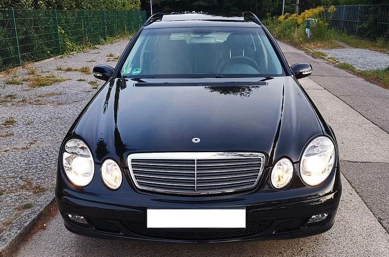Schwarz Gebraucht 2006 Mercedes E200 Kombi | 3.799 € (Superpreis) - Bild 1/4