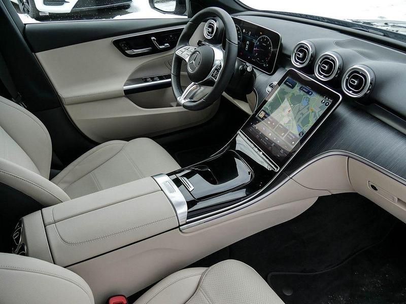 Gebraucht Mercedes C200 Avantgarde 204 PS (150 kW) 2024 Schwarz Limousine