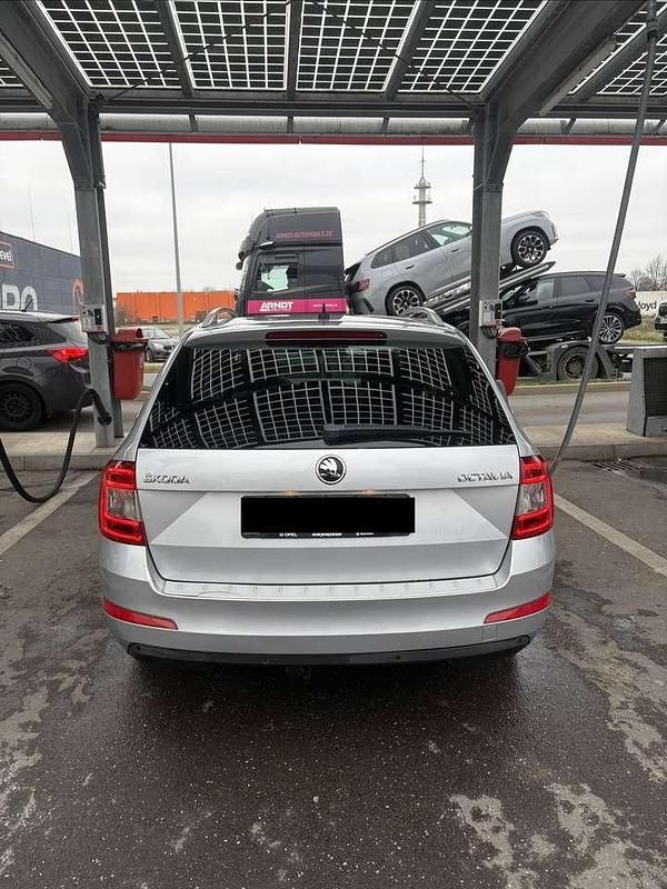 Gebraucht Skoda Octavia Elegance 150 PS (110 kW) 2015 Grau Kombi