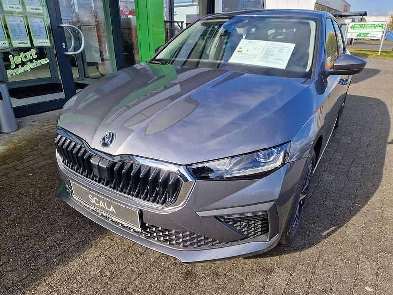 Neu Skoda Scala Tour 116 PS (85 kW) 2025 Graphitegrau metallic Kleinwagen