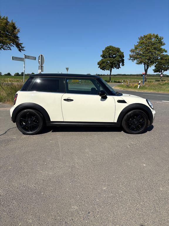 Second-hand Mini ONE 95 CP (69 kW) 2007 Alb Hatchback