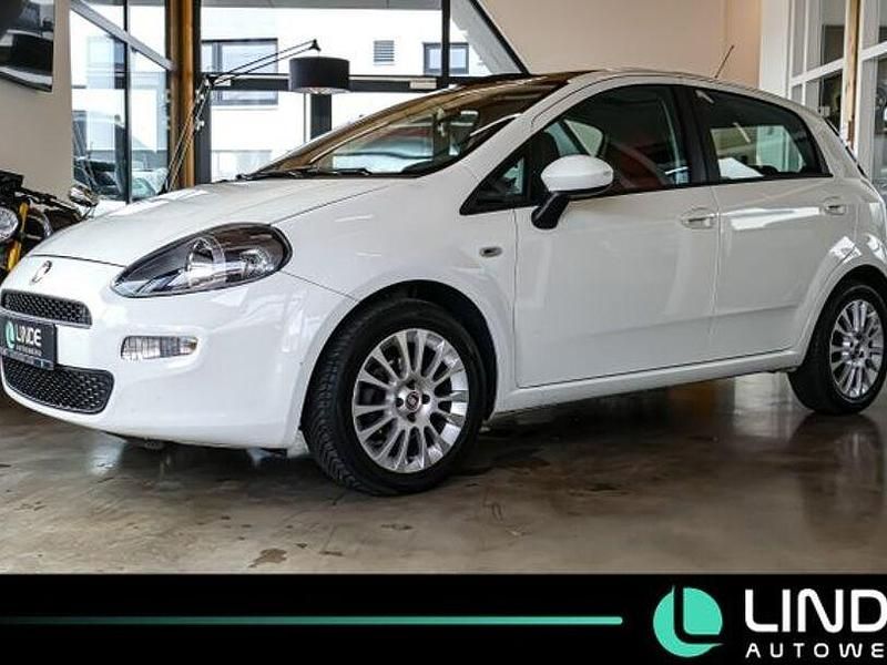 Weiß Gebraucht 2012 Fiat Punto More Kleinwagen | 4.990 € - Bild 1/4