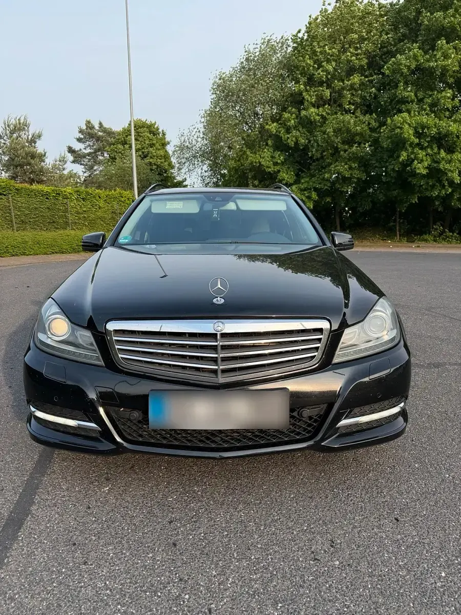 Gebraucht Mercedes C250 204 PS (150 kW) 2011 Schwarz Kombi