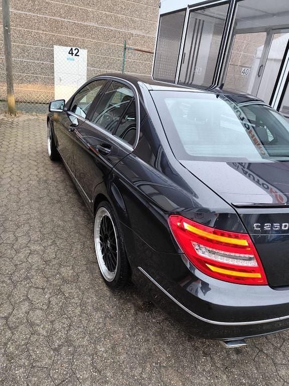 Gebraucht Mercedes C250 Avantgarde 204 PS (150 kW) 2012 Grau Limousine