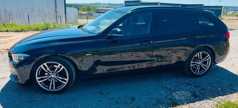 Schwarz Gebraucht 2018 BMW 320 Sport Line Kombi | 13.500 € (Superpreis) - Bild 1/4
