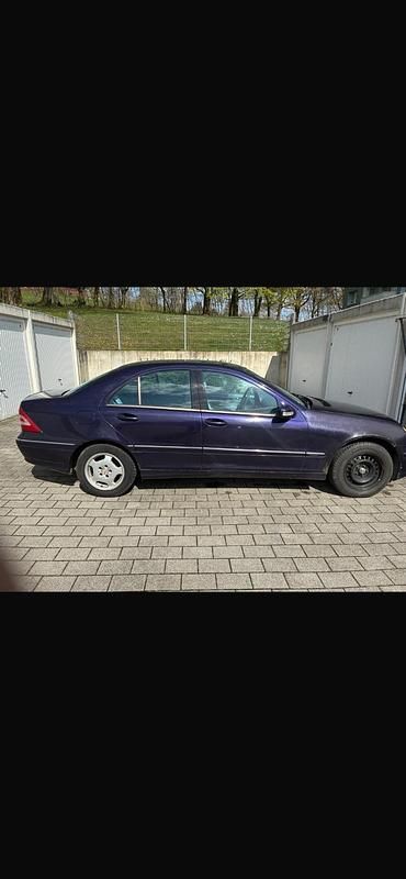 Second-hand Mercedes C180 143 CP (105 kW) 2002 Mov Berlinǎ