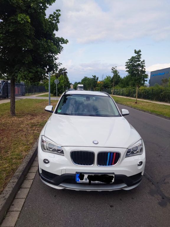 Weiß Gebraucht 2014 BMW X1 SUV | 12.500 € (Guter Preis) - Bild 1/4