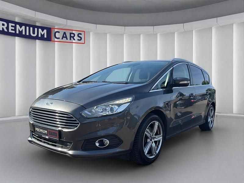 Grau Gebraucht 2017 Ford S-MAX Titanium Van / Kleinbus | 12.490 € (Fairer Preis) - Bild 1/4