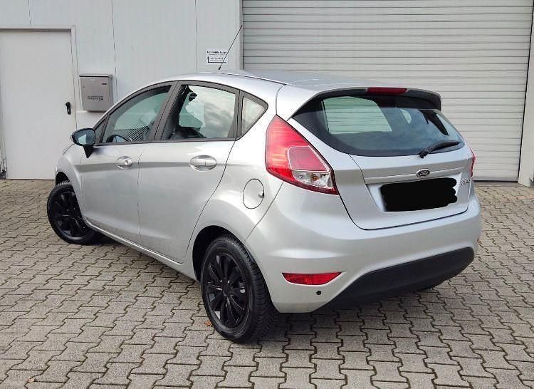 Gebraucht Ford Fiesta Trend 82 PS (60 kW) 2014 Silber Kleinwagen