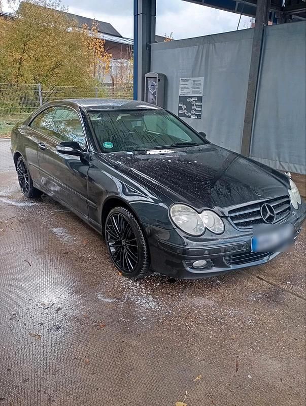 Schwarz Gebraucht 2006 Mercedes CLK220 Coupé | 3.200 € (Fairer Preis) - Bild 1/4