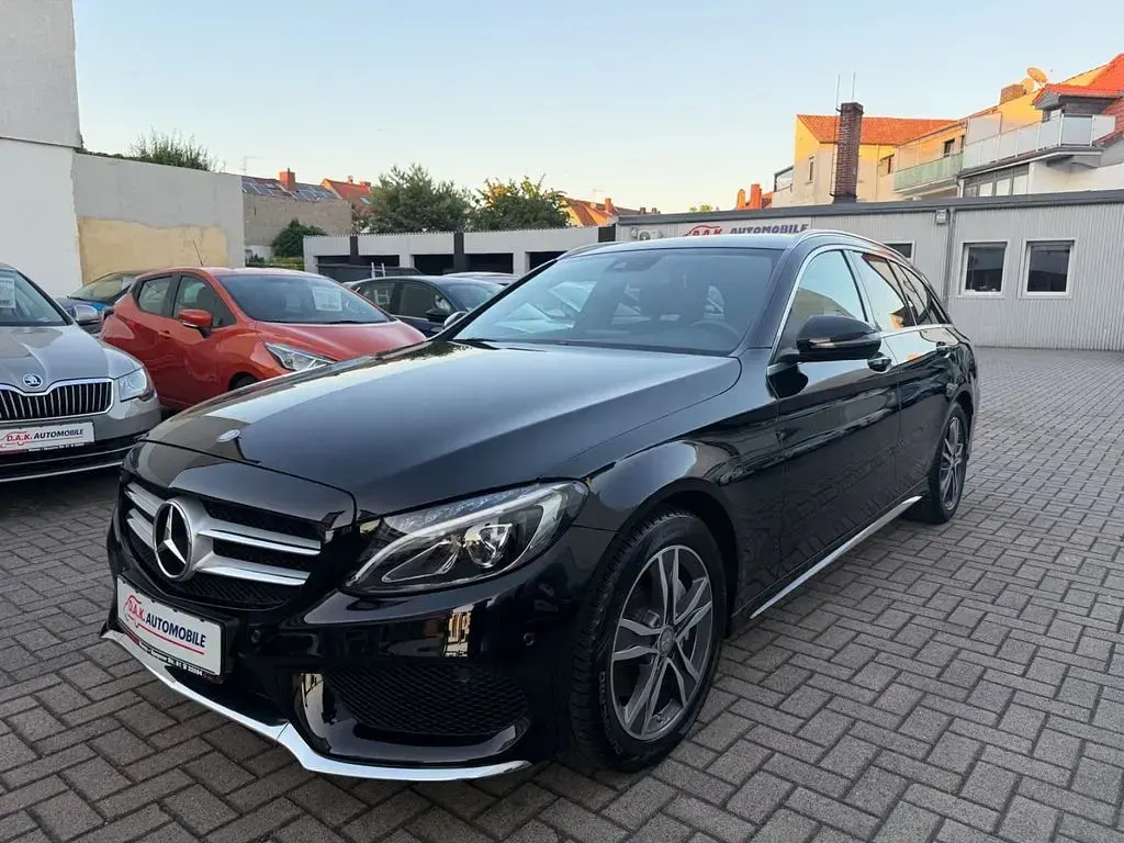 Gebraucht Mercedes C180 AMG line 156 PS (114 kW) 2015 Schwarz Kombi