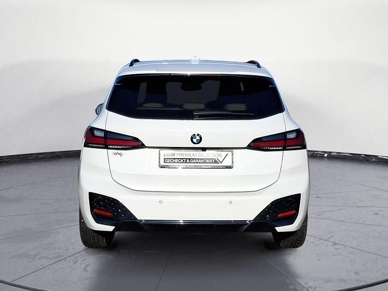 Gebraucht BMW 220 Active Tourer M Sport 156 PS (114 kW) 2025 Weiß Van / Kleinbus