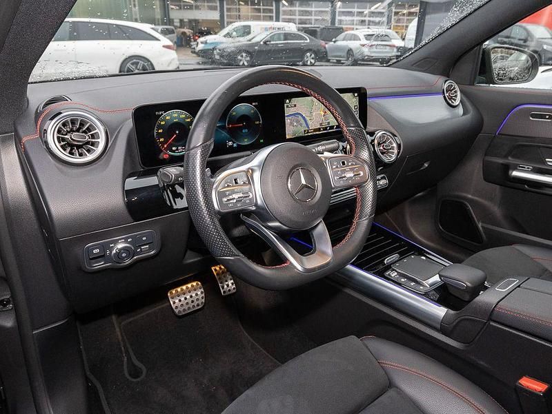 Gebraucht Mercedes EQA300 AMG 167 kW (228 PS) 2022 Metalliclack mountaingrau SUV