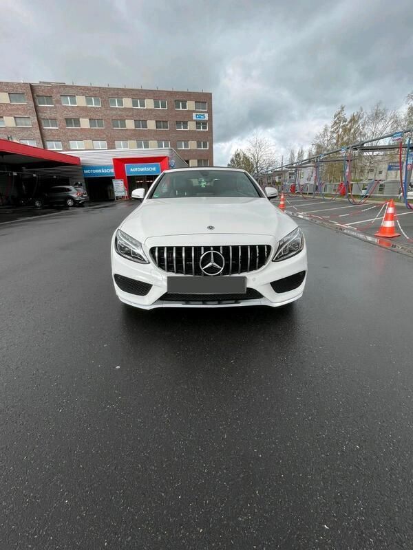 Weiß Gebraucht 2017 Mercedes C250 Cabrio | 26.900 € (Teuer) - Bild 1/4