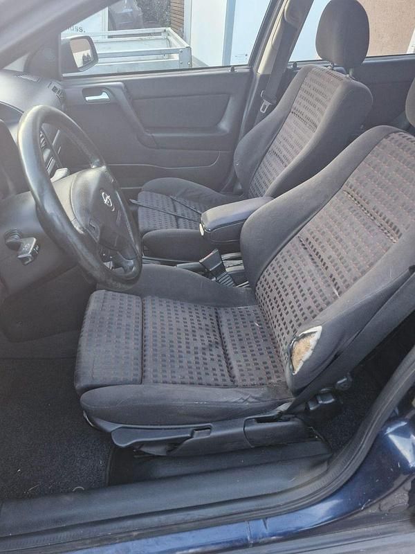 Gebraucht Opel Astra Selection 84 PS (61 kW) 2001 Blau Kombi