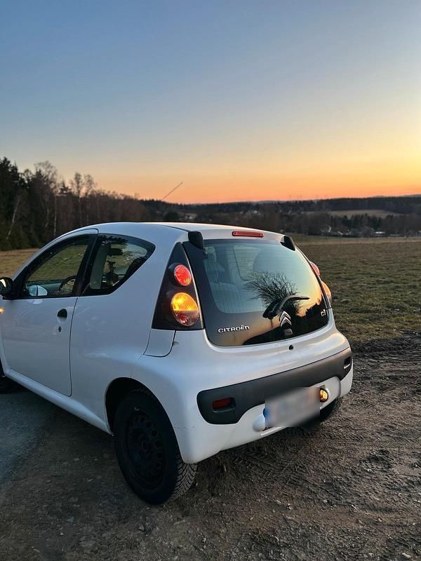 Gebraucht Citroën C1 68 PS (50 kW) 2013 Weiß Kleinwagen