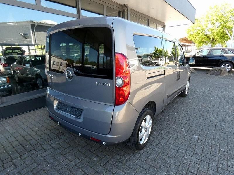 Second-hand Opel Combo 120 CP (88 kW) 2017 Maro Monovolum