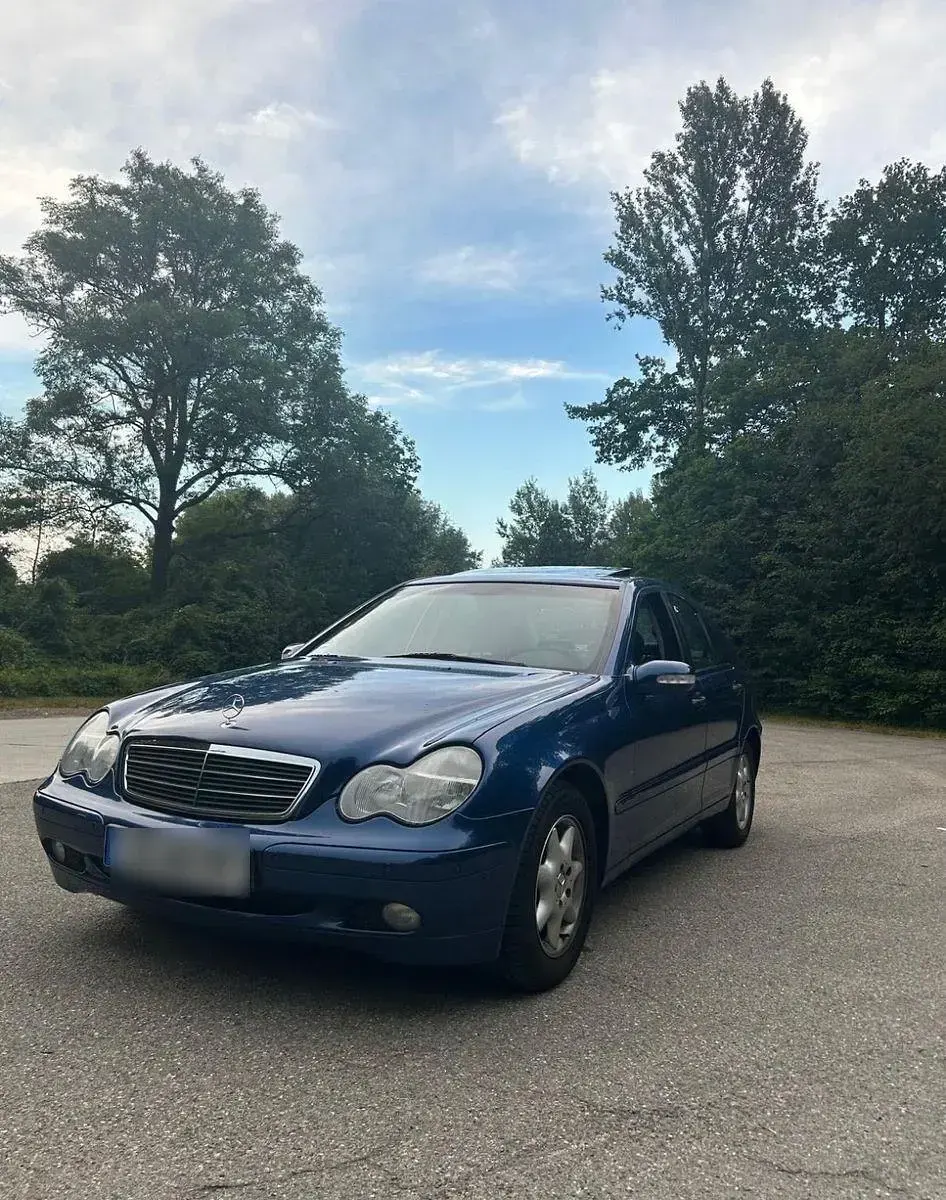 Gebraucht Mercedes C200 163 PS (119 kW) 2002 Blau Limousine