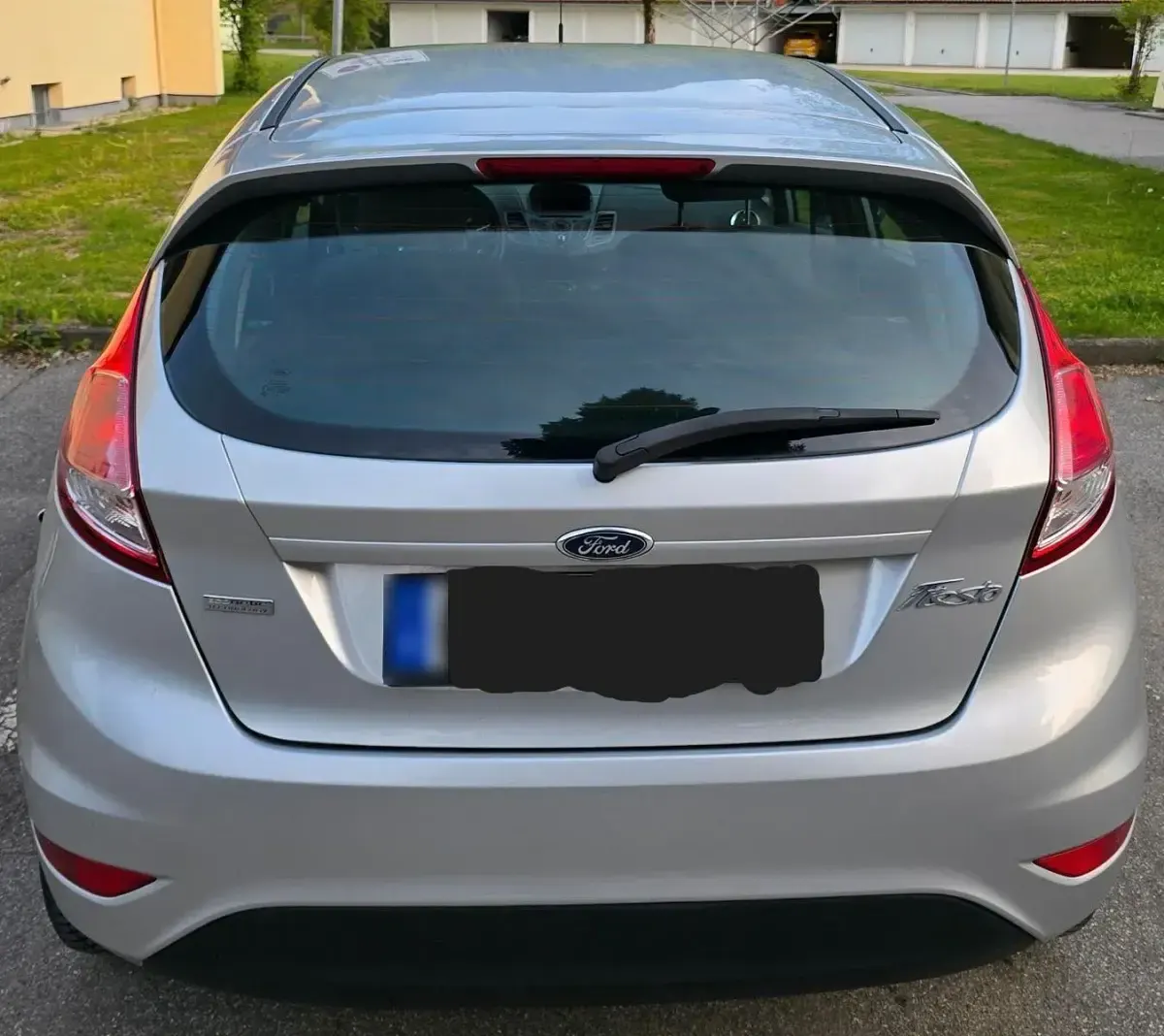 Gebraucht Ford Fiesta Trend 95 PS (69 kW) 2013 Silber Limousine