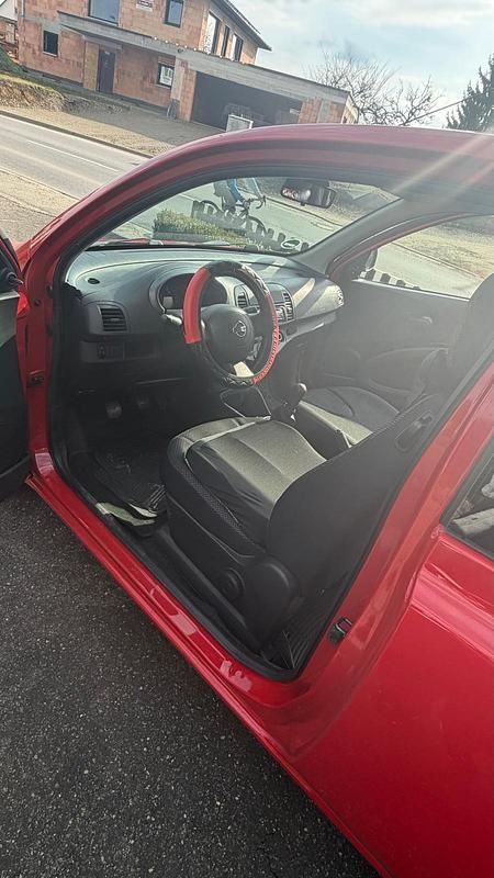 Gebraucht Nissan Micra 65 PS (47 kW) 2008 Rot Limousine