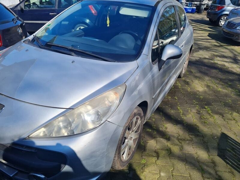 Silber Gebraucht 2009 Peugeot 207 Premium Limousine | 899 € (Superpreis) - Bild 1/4
