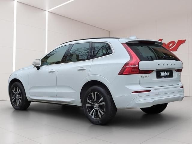 Gebraucht Volvo XC60 Momentum 197 PS (144 kW) 2022 Weiss SUV