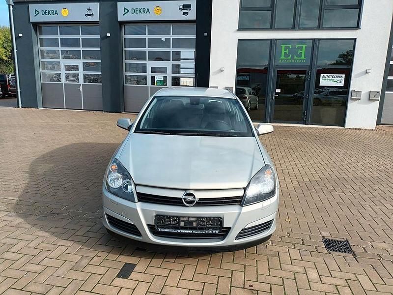 Silber Gebraucht 2005 Opel Astra Edition Limousine | 3.700 € (Teuer) - Bild 1/4