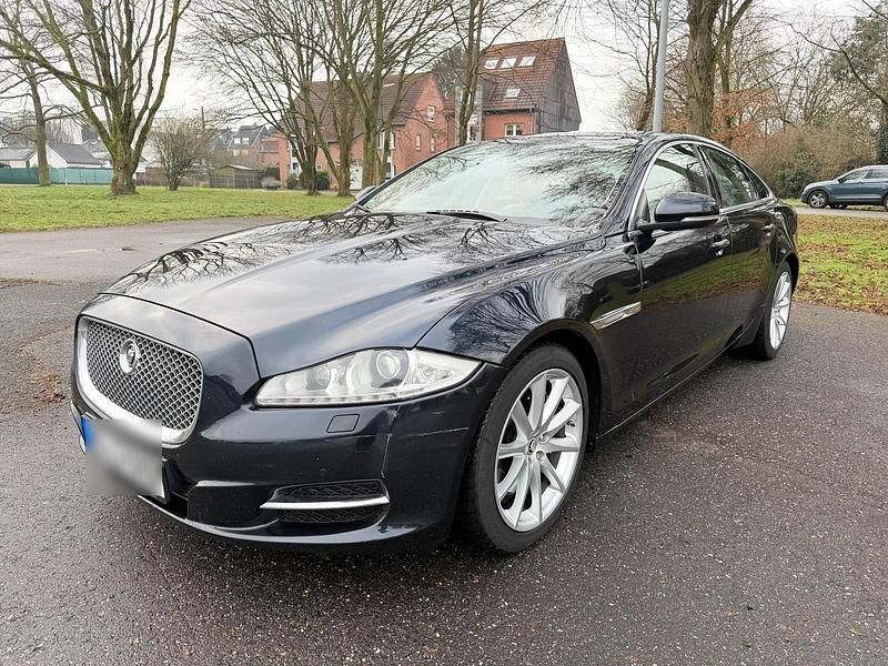 Blau Gebraucht 2011 Jaguar XJ Limousine | 9.900 € (Fairer Preis) - Bild 1/4