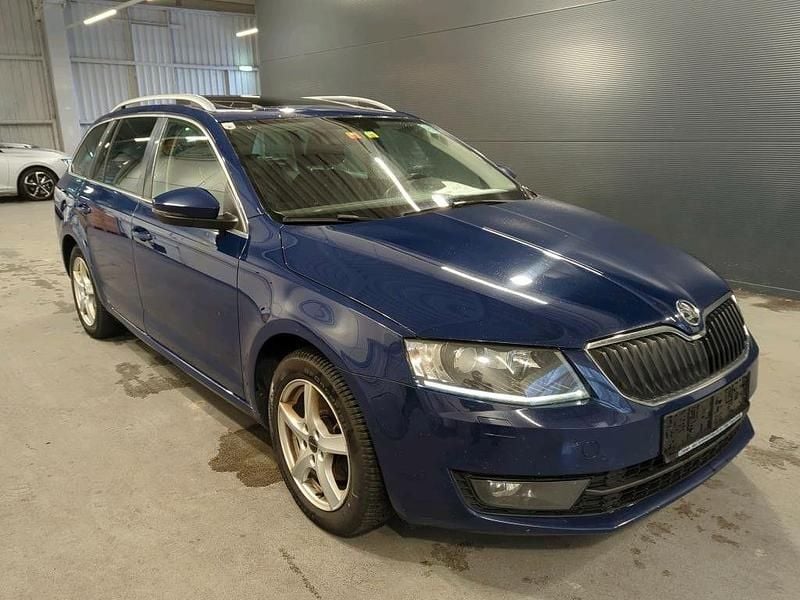Blau Gebraucht 2016 Skoda Octavia Style Kombi | 6.650 € (Superpreis) - Bild 1/4