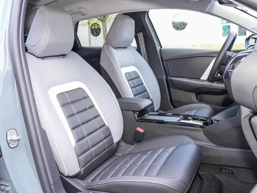 Brugt Citroën e-C4 114 kW (156 HK) 2024 Grøn Sedan