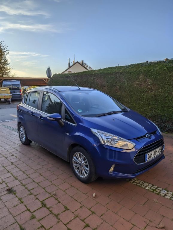 Blau Gebraucht 2016 Ford B-MAX Titanium Van / Kleinbus | 10.799 € (Guter Preis) - Bild 1/4