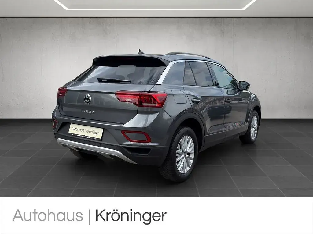 Gebraucht VW T-Roc Life 110 PS (80 kW) 2023 Grau SUV