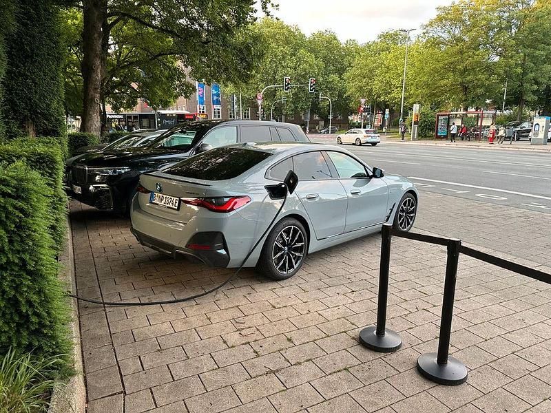 Gebraucht BMW i4 M Sport 210 kW (286 PS) 2024 Grau Limousine