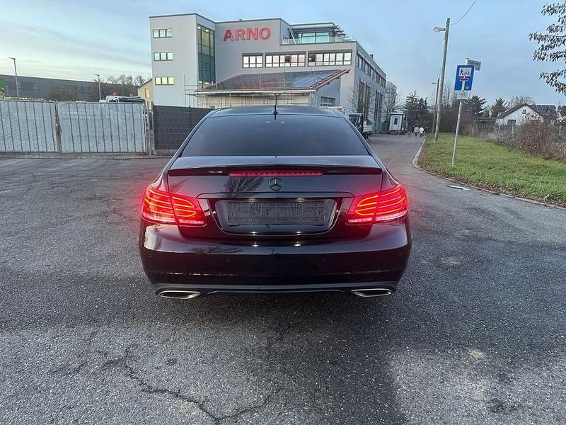 Gebraucht Mercedes E200 184 PS (135 kW) 2014 Schwarz Coupé