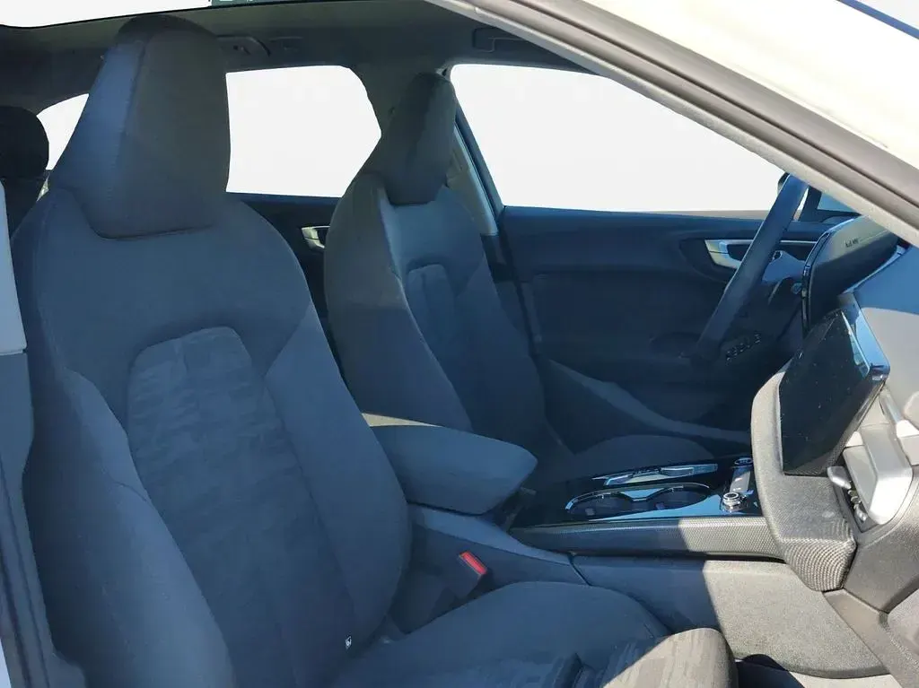 Gebraucht Audi A5 Sport 204 PS (150 kW) 2025 Gletscherweiß metallic Kombi