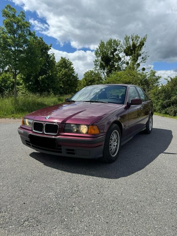 Rot Gebraucht 1995 BMW 316 Limousine | 2.990 € - Bild 1/4