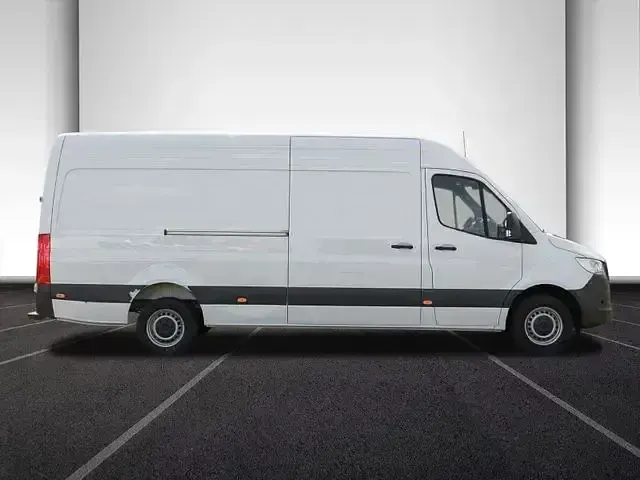 Gebraucht Mercedes Sprinter 170 PS (125 kW) 2025 Arktikweiss Van