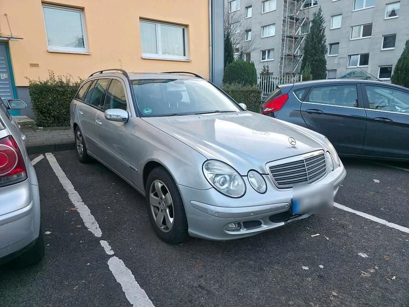 Silber Gebraucht 2005 Mercedes E200 Kombi | 2.500 € (Superpreis) - Bild 1/4