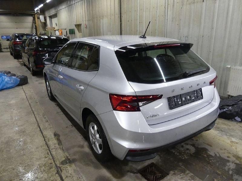 Gebraucht Skoda Fabia Ambition 95 PS (69 kW) 2022 Brilliant silber (metallic) Kleinwagen