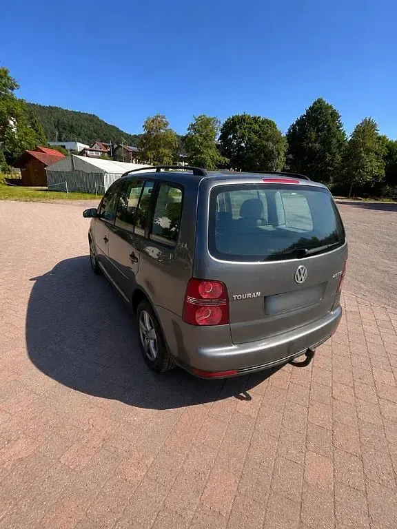 Gebraucht VW Touran 140 PS (102 kW) 2006 Grau Van / Kleinbus