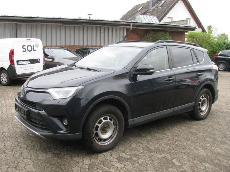 Schwarz Gebraucht 2017 Toyota RAV4 Edition-S SUV | 10.990 € - Bild 1/4
