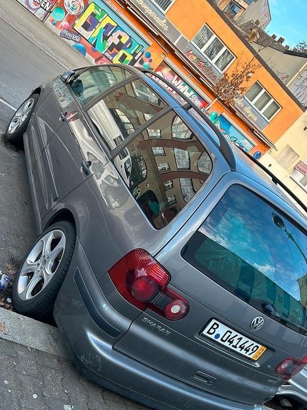 Gebraucht VW Sharan 150 PS (110 kW) 2009 Braun Van / Kleinbus