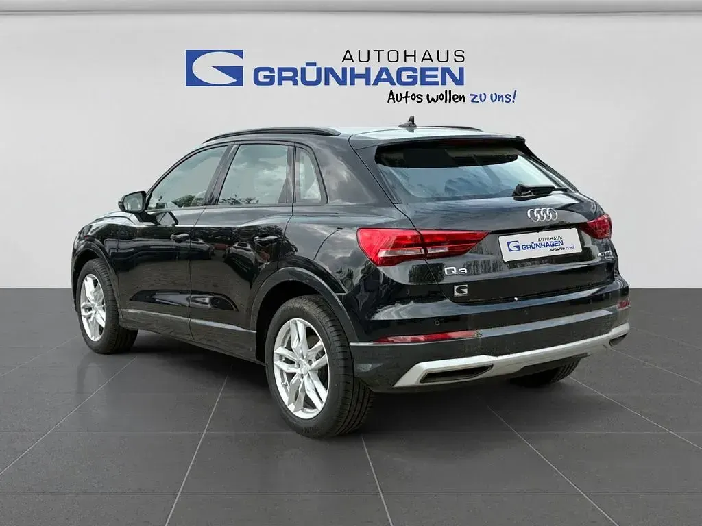 Gebraucht Audi Q3 Ambiente 190 PS (139 kW) 2024 Mythosschwarz (metallic) SUV