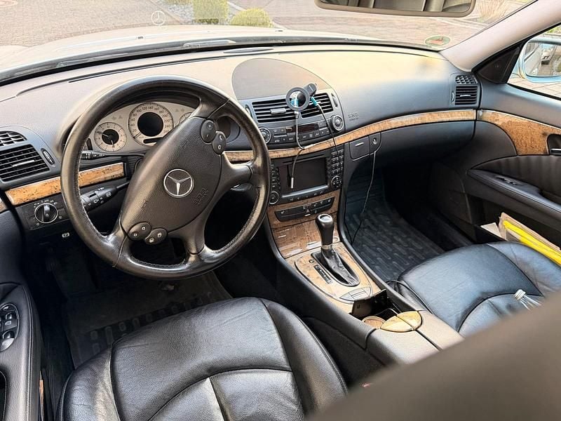 Second-hand Mercedes E320 224 CP (164 kW) 2006 Argintiu Break