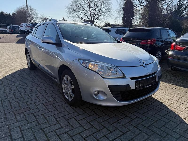 Gebraucht Renault Mégane GrandTour 106 PS (77 kW) 2011 Silber Kombi