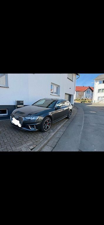 Gebraucht Audi A4 S-Line 231 PS (169 kW) 2019 Grau Kombi