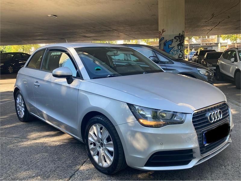 Silber Gebraucht 2011 Audi A1 Kleinwagen | 5.999 € (Superpreis) - Bild 1/4