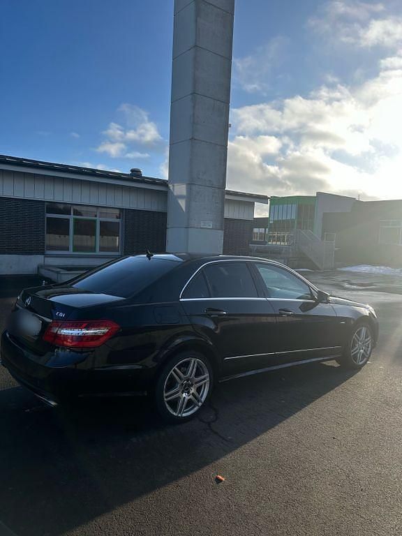 Gebraucht Mercedes E350 AMG 231 PS (169 kW) 2008 Schwarz Limousine